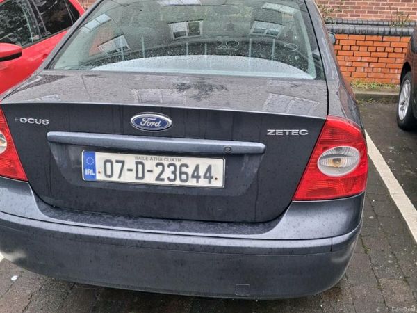 Ford Focus Saloon, Petrol, 2007, Grey