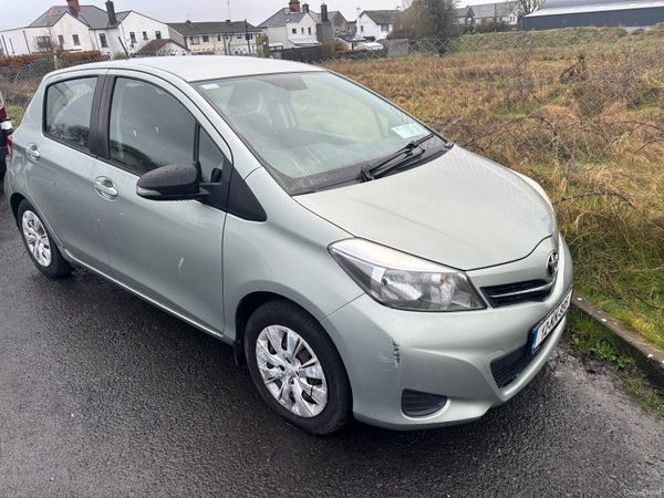 Toyota Yaris Hatchback, Petrol, 2012, Green