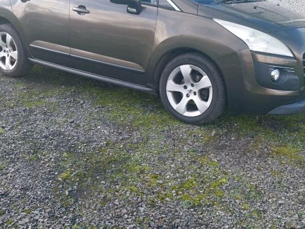 Peugeot 3008 MPV, Diesel, 2010, Brown