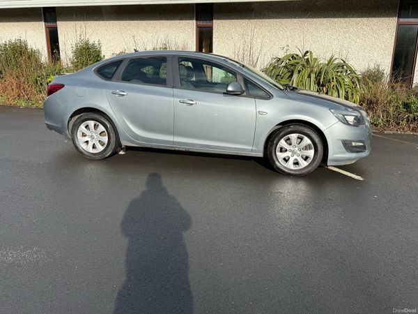 Opel Astra Saloon, Diesel, 2015, Silver