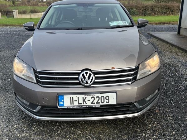 Volkswagen Passat Saloon, Diesel, 2011, Brown