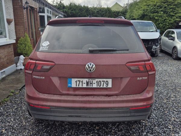 Volkswagen Tiguan SUV, Diesel, 2017, Red