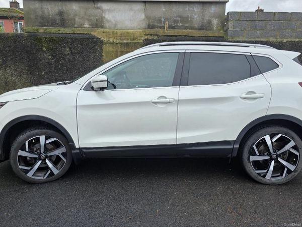 Nissan Qashqai SUV, Diesel, 2017, White