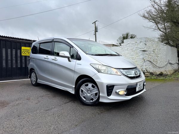 Honda Freed MPV, Petrol Hybrid, 2014, Silver