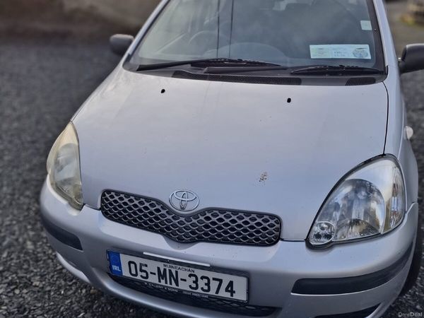Toyota Yaris Hatchback, Petrol, 2005, Silver