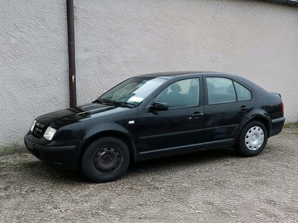 Volkswagen Bora Saloon, Petrol, 2003, Black