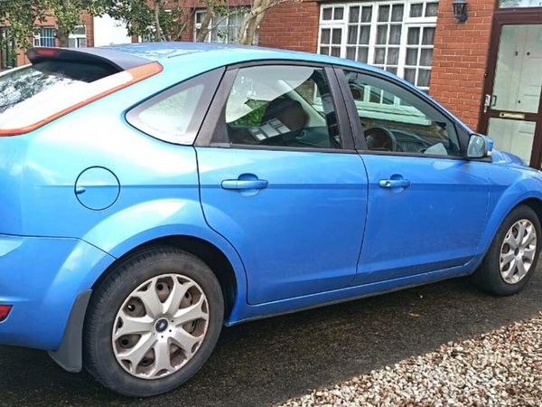 Ford Focus Hatchback, Petrol, 2009, Blue