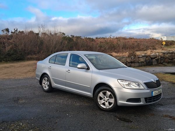 Skoda Octavia Hatchback, Diesel, 2010, Silver