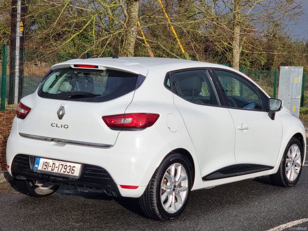 Renault Clio Hatchback, Petrol, 2019, White