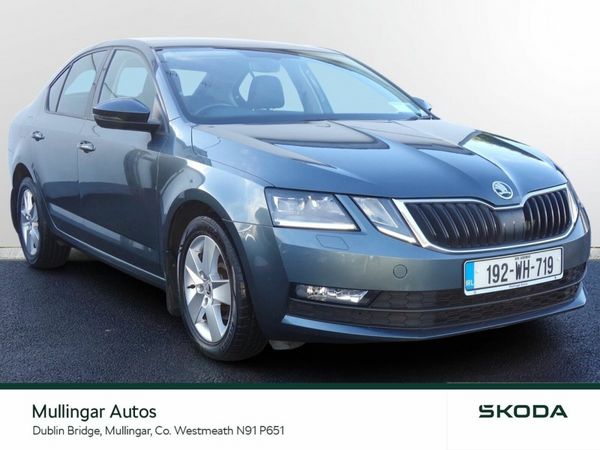 Skoda Octavia Saloon, Diesel, 2019, Grey
