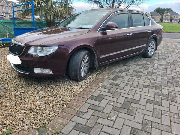 Skoda Superb Saloon, Diesel, 2011, Red