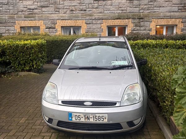 Ford Fiesta Hatchback, Petrol, 2005, Silver