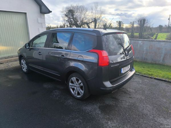 Peugeot 5008 MPV, Diesel, 2010, Grey