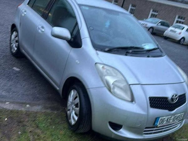 Toyota Yaris Hatchback, Petrol, 2006, Silver