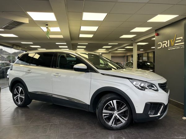 Peugeot 5008 MPV, Petrol, 2020, White