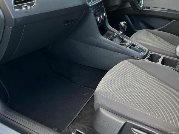 SEAT Leon Hatchback, Diesel, 2017, Silver