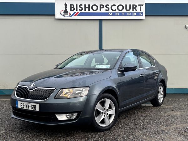 Skoda Octavia Saloon, Petrol, 2016, Grey