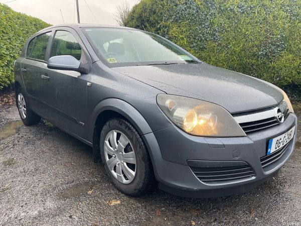 Toyota Corolla Hatchback, Petrol, 2006, Blue