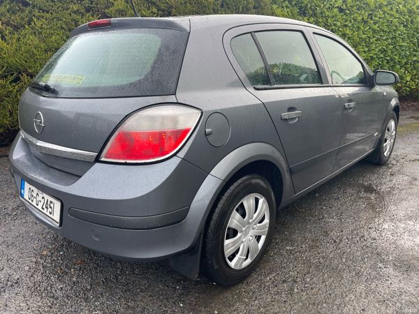 Toyota Corolla Hatchback, Petrol, 2006, Blue