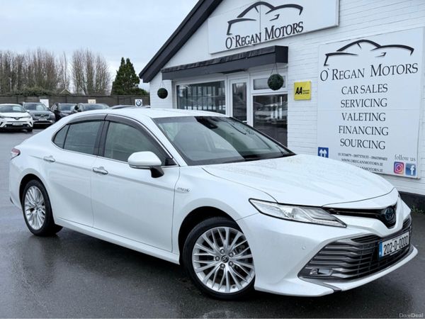 Toyota Camry Saloon, Petrol Hybrid, 2020, White