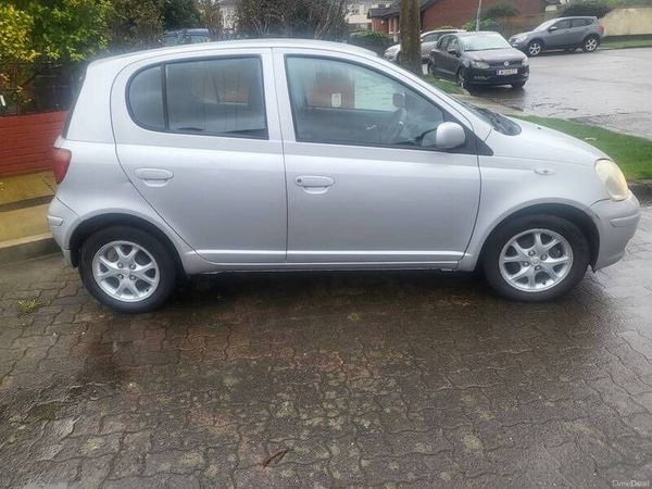 Toyota Yaris Hatchback, Petrol, 2003, Silver