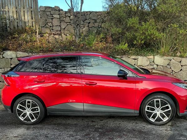 MG MG4 Hatchback, Electric, 2025, Red