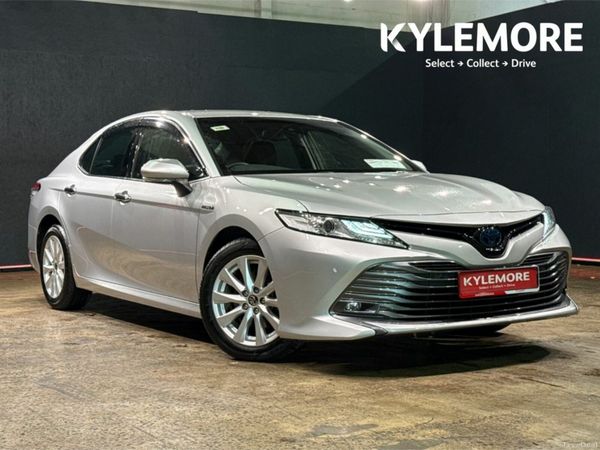 Toyota Camry Saloon, Petrol Hybrid, 2020, Silver