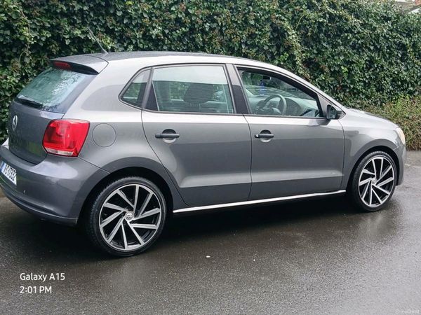 Volkswagen Polo Hatchback, Petrol, 2011, Grey