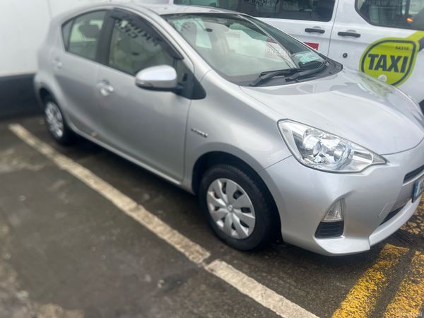 Toyota Aqua Hatchback, Petrol Hybrid, 2014, Silver