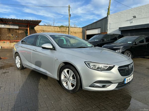 Opel Insignia Hatchback, Diesel, 2018, Grey