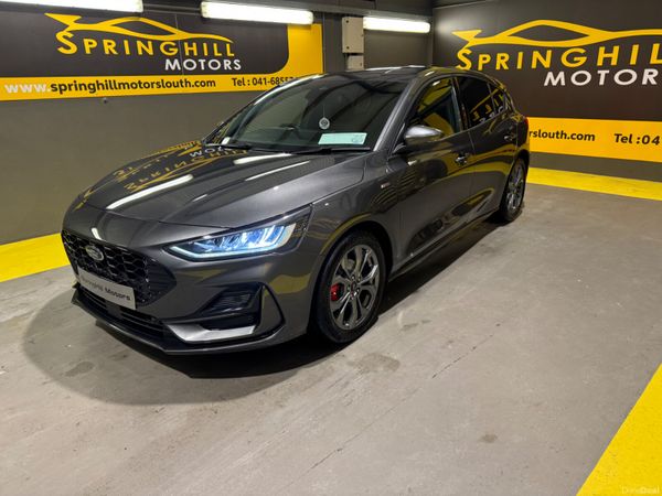 Ford Focus Hatchback, Petrol Hybrid, 2025, Grey