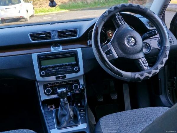 Volkswagen Passat Saloon, Diesel, 2011, Brown