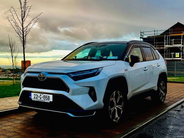 Toyota Yaris SUV, Petrol Hybrid, 2021, White