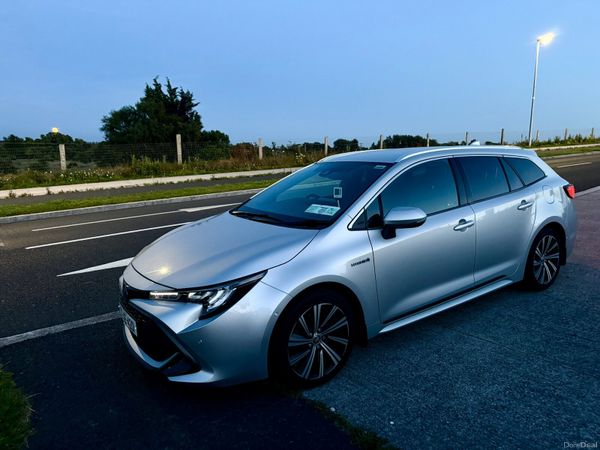 Toyota Corolla Estate, Petrol Hybrid, 2021, Silver