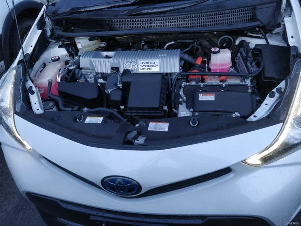 Toyota Prius MPV, Petrol Hybrid, 2021, White