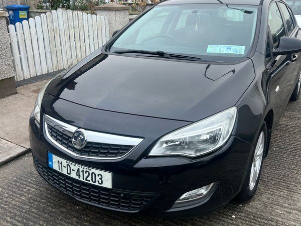 Vauxhall Astra Hatchback, Diesel, 2011, Black