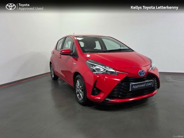Toyota Yaris Hatchback, Petrol Hybrid, 2018, Red