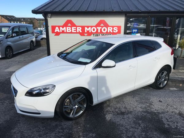 Volvo V40 Hatchback, Diesel, 2016, White