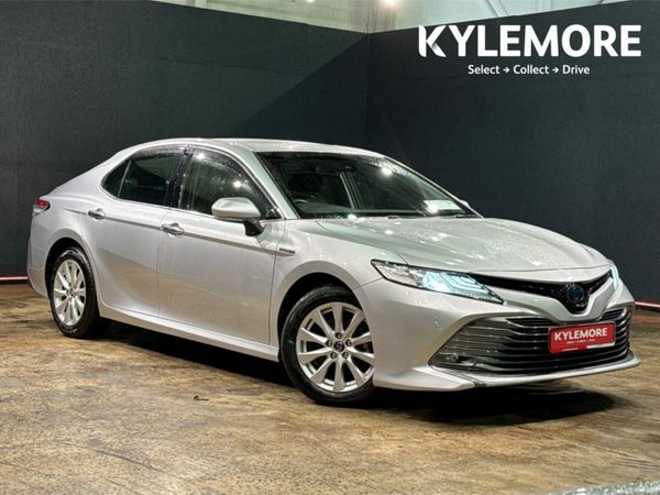 Toyota Camry Saloon, Petrol Hybrid, 2019, Silver