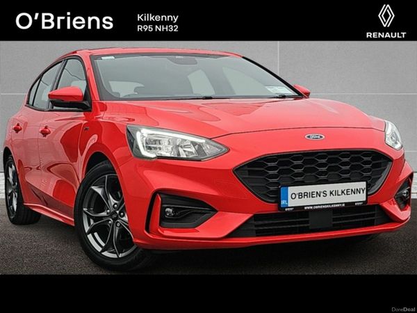 Ford Focus Hatchback, Petrol, 2021, Red