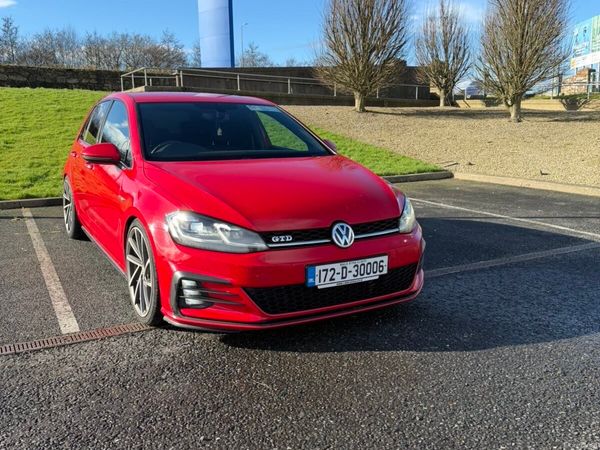 Volkswagen Golf Hatchback, Diesel, 2017, Red