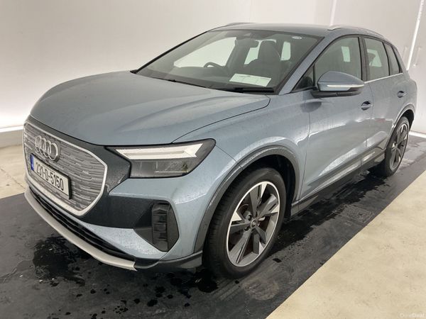 Audi e-tron Estate/Jeep, Electric, 2023, Blue