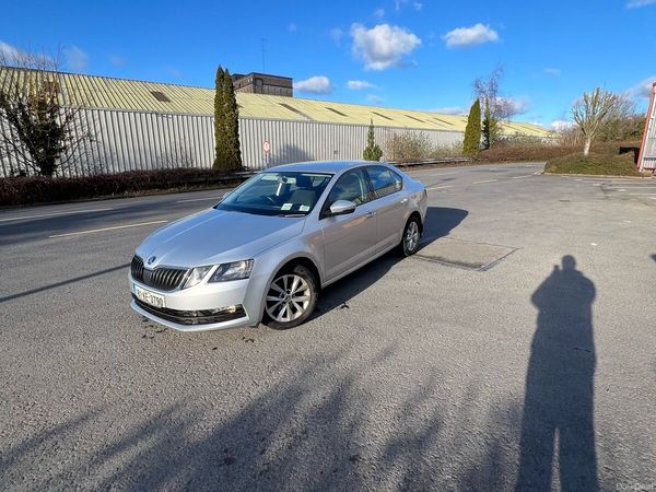 Skoda Octavia Saloon, Petrol, 2018, Grey