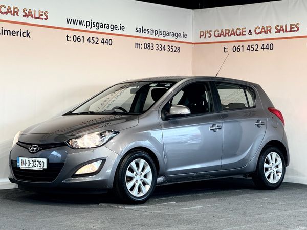 Hyundai i20 Hatchback, Petrol, 2014, Grey