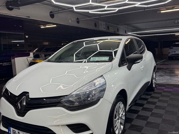 Renault Clio Hatchback, Petrol, 2018, White