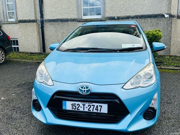 Toyota Aqua Hatchback, Petrol Hybrid, 2015, Blue