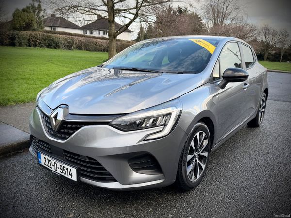 Renault Clio Hatchback, Petrol, 2023, Grey