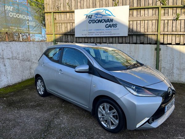 Toyota Aygo Hatchback, Petrol, 2015, Silver