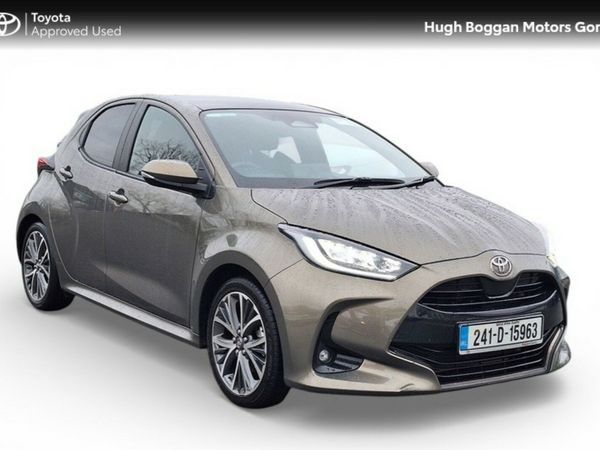 Toyota Yaris Hatchback, Petrol Hybrid, 2024, Green