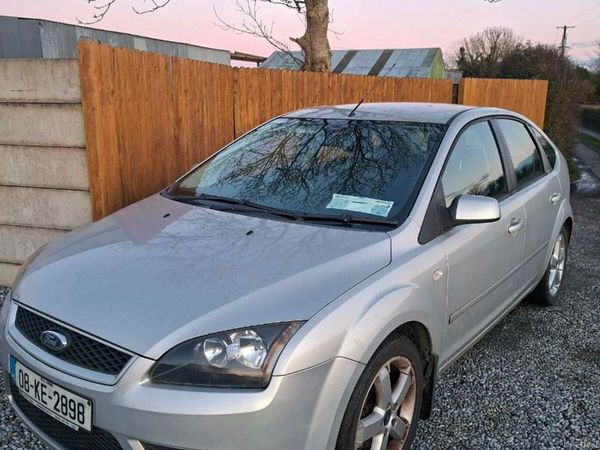 Ford Focus Hatchback, Petrol, 2008, Silver